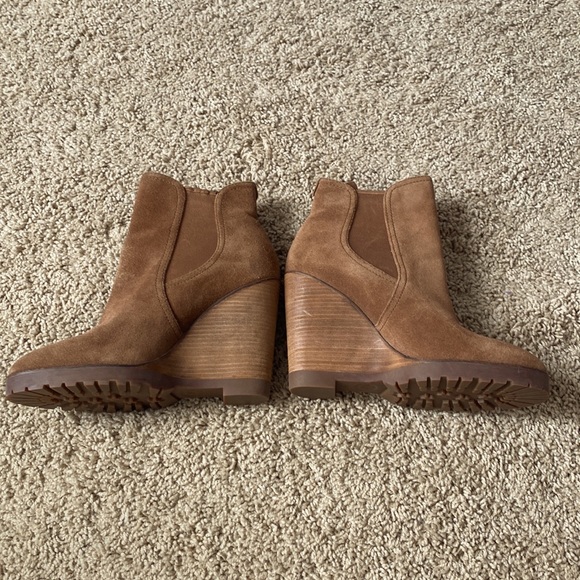 Michael kors suede brown wedge booties size 7 - Picture 2 of 3
